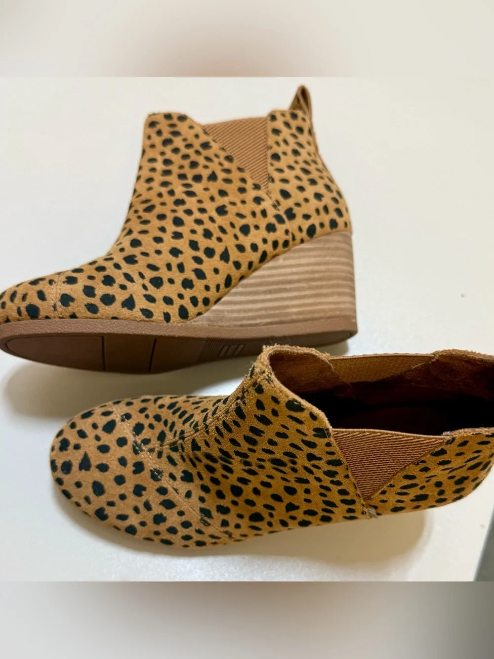 TOMS Leopard-Print Wedge Ankle Boots (Size 6)